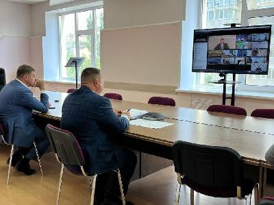 Сегодня Заместитель Председателя Правительства области - министр сельского хозяйства  области Роман Ковальский принял участие в совещании в режиме ВКС под председательством Вице-премьера Дмитрия Патрушева