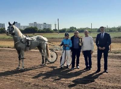 На ипподроме разыграли Кубки Губернатора Саратовской области и министерства сельского хозяйства 
