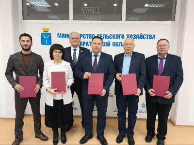 Подписано новое отраслевое соглашение по агропромышленному комплексу Саратовской области на 2025–2027 годы.