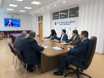 Роман Ковальский и профильные заместители следят за прямой линией с Президентом Российской Федерации Владимира Путина